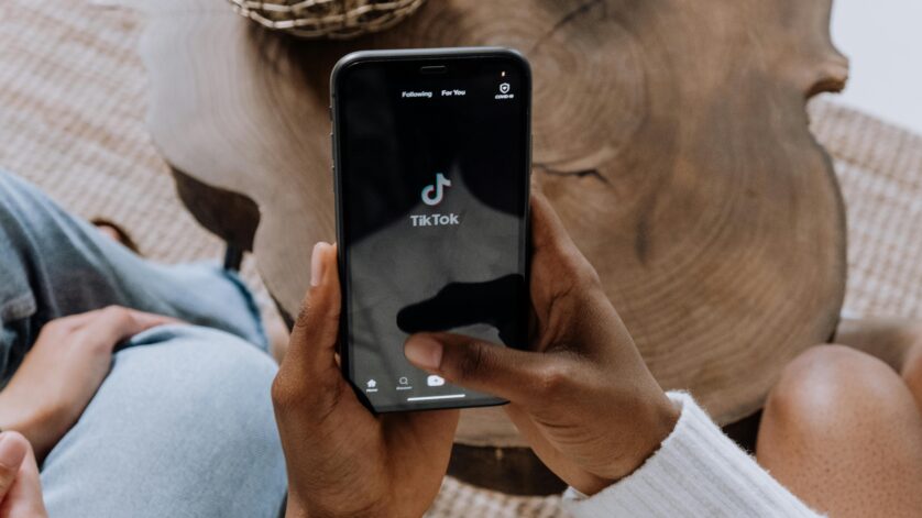 social media jobs, social media manager, social media marketing jobs, social media specialist, social media strategist, hiring a social media manager, content creator, TikTok marketing, Instagram reels, short-form video, viral content, influencer marketing, brand ambassador, video editing, remote jobs